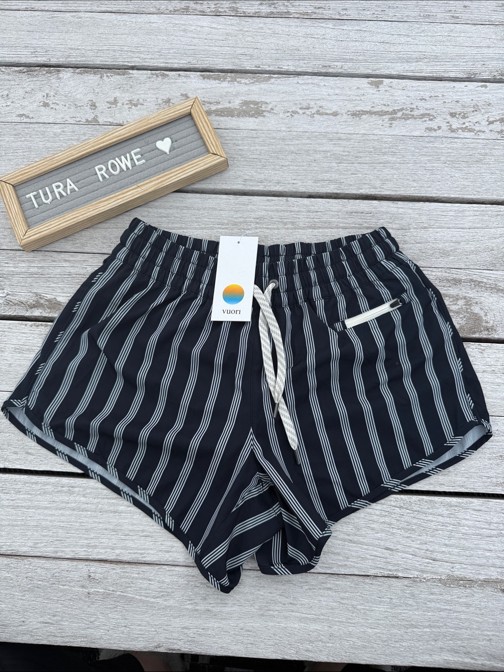 Vuori Clementine 2.0 Shorts 4 Inch Ink Bayside Stripe Womens XS NWT